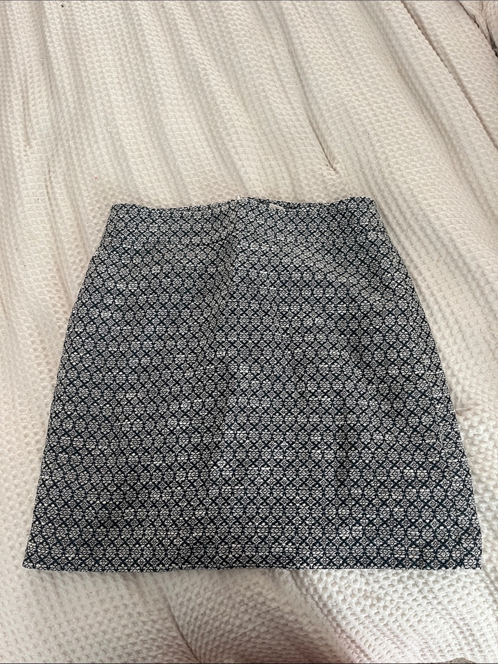 LOFT Black and White Geo-Print Pencil Skirt